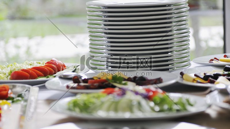 选择加盟代理的预制菜品牌，首先要考察其品牌实力。可以从以下几个方面进行评估：